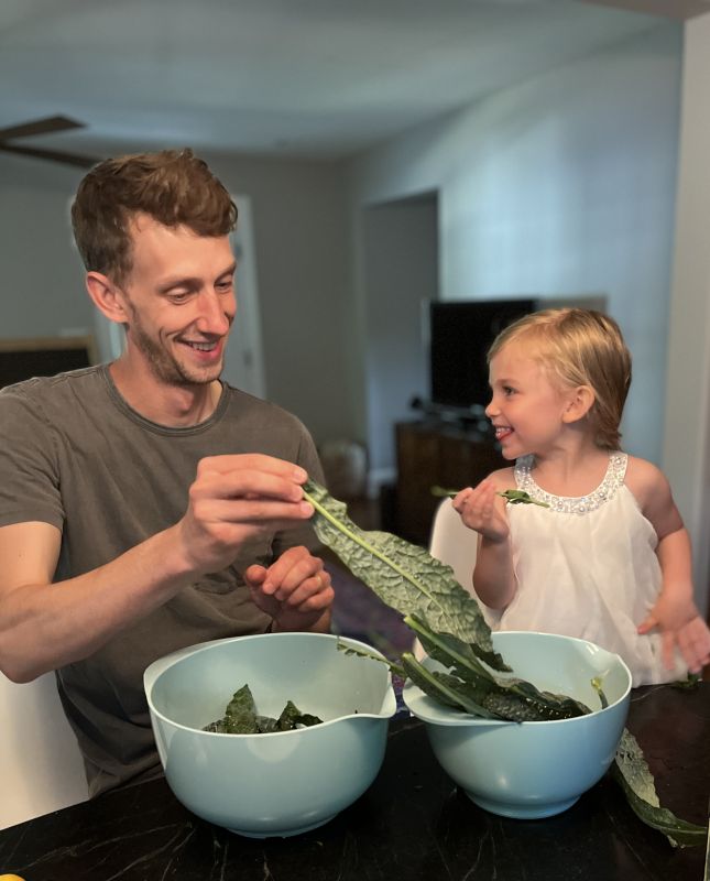 Jon Meal Prepping With a Friend's Daughter