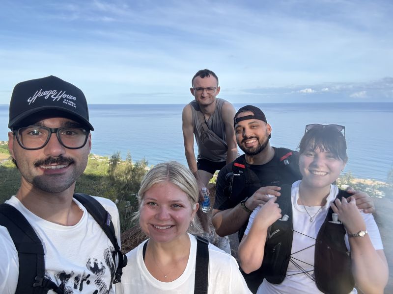 Sibling Hike in Hawaii