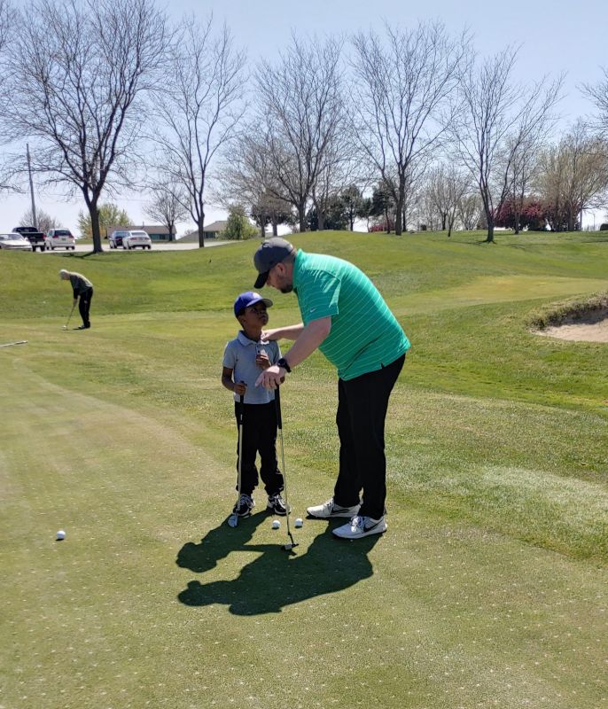 Brett Teaching Kovax About Golf During His First Time Playing at a Real Golf Course